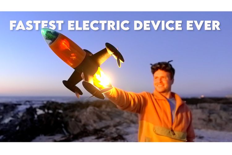 Blackbird, drone, Formula 1, kecepatan puncak, Guinness World Records, Mobil F1, carbon fiber, Drone Blackbird Pecahkan Rekor Dunia, Lebih Kencang dari Mobil F1