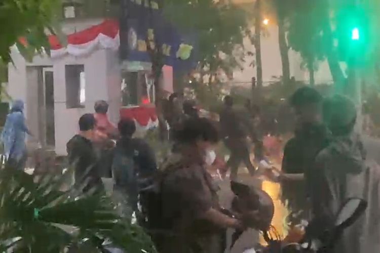 demo 25 agustus 2025, demo 25 agustus, Demo 25 Agustus 2025 di gedung DPR, lurah Manggarai Selatan, Dikira Anggota DPR, Lurah Manggarai Jadi Korban Pengeroyokan Massa Demo 25 Agustus