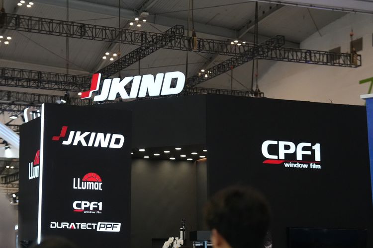 JKIND, kaca film, kaca film mobil, proteksi mobil, Ragam Pilihan Kaca Film Mobil di GJAW 2025