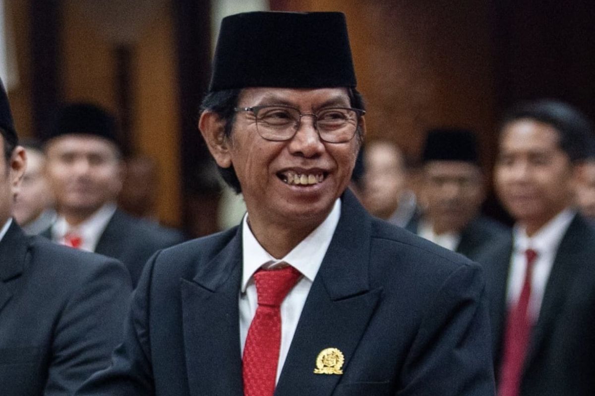 Surabaya, Adi Sutarwijono, Jawa Timur, Ketua DPRD Surabaya, Profil dan Perjalanan Karier Ketua DPRD Surabaya Adi Sutarwijono