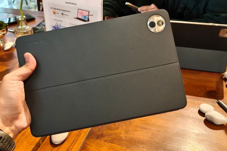 Honor, Tablet Honor, Honor Pad 10, spesifikasi Honor Pad 10, harga honor pad 10, Honor Pad 10 indonesia, Menjajal Honor Pad 10, Tablet Menengah dengan Dukungan Keyboard dan Stylus
