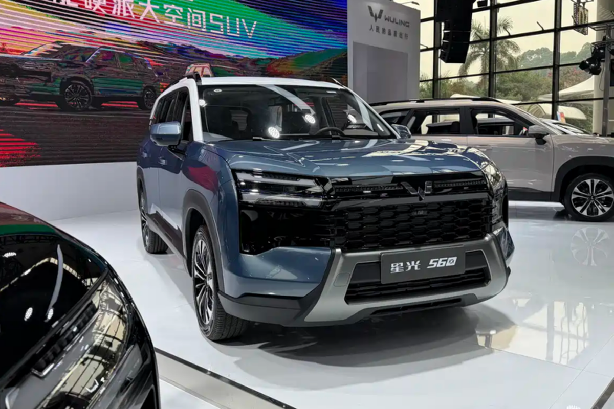 Xingguang 560, mesin bensin, PHEV, Wuling, Wuling Motors, Starlight 560, Wuling Starlight 560 Meluncur, Tersedia Mesin Bensin, EV, dan PHEV