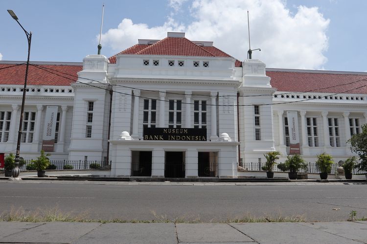 7 Museum Jakarta untuk Wisata Edukatif Saat Ramadan, 1. Museum Nasional, 2. Museum Fatahillah, 3. Museum Wayang, 4. Museum Bank Indonesia, 5. Museum Keramik, 6. Museum Kebangkitan Nasional, 7. Museum Bank Mandiri