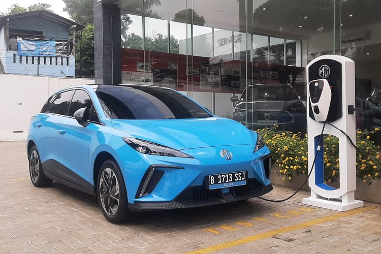 otomotif, mobil listrik, kendaraan listrik, PT PLN (Persero), Home Charging, Charge Mobil Listrik di Rumah, Ini Daya Listrik Minimalnya