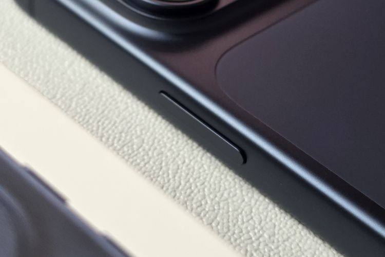 apple, iPhone 17 Pro Max, iPhone 17 Series, spesifikasi iPhone 17 Pro Max, harga iPhone 17 Pro Max, unboxing iphone 17 pro max, Kesan Pertama Pegang iPhone 17 Pro Max, Bodi Besar dan Layar Lega