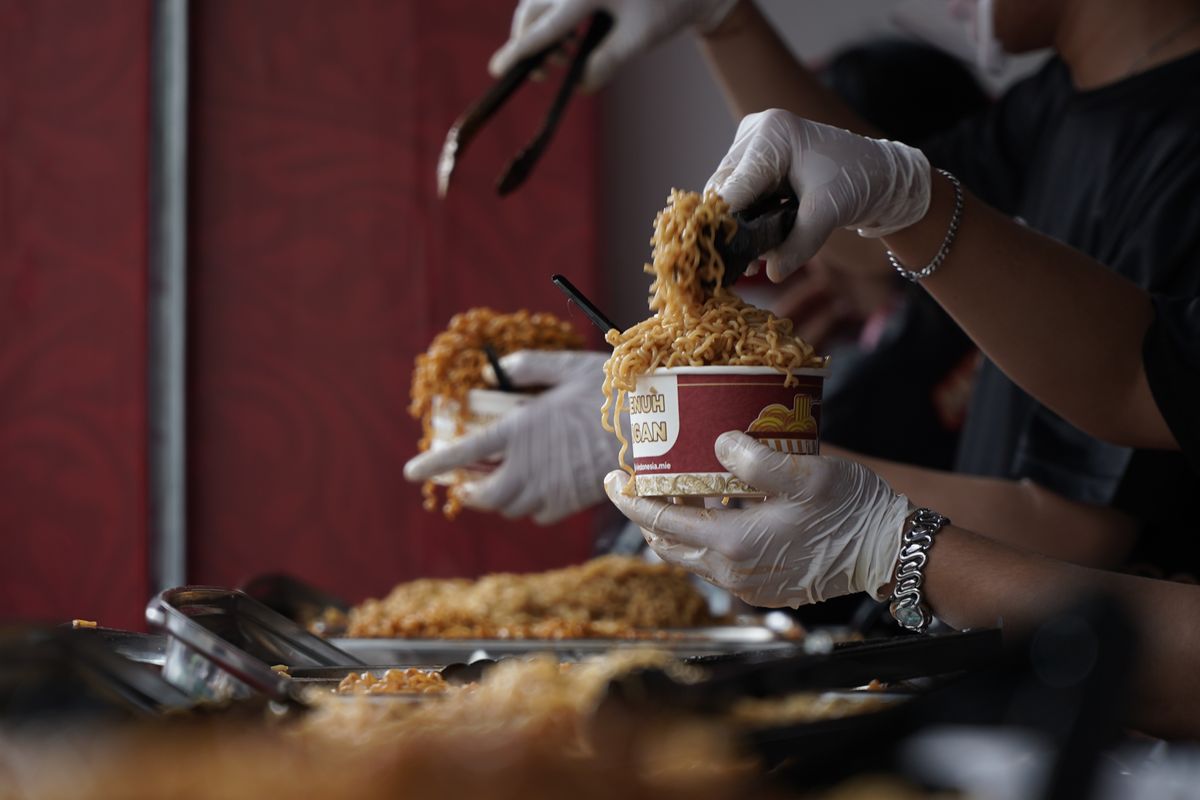 PRJ 2025, jakarta fair 2025, prj kemayoran 2025, kuliner di prj kemayoran, Cara Dapat Mi Porsi Melimpah di PRJ 2025, Sepaket Tas Snack Jumbo