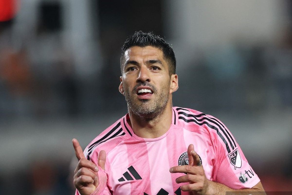 Luis Suarez, Major League Soccer, Inter Miami, MLS 2025, penyerang asal Uruguay, Barcelona, Lionel Messi, Suarez Resmi Bertahan, Messi Tak Sendirian di Inter Miami sampai 2026