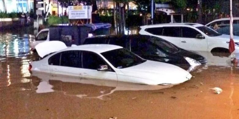modul elektronik, mobil bekas, Bahaya Tersembunyi Mobil Bekas Banjir: Deteksi Kerusakan Kabel Mesin