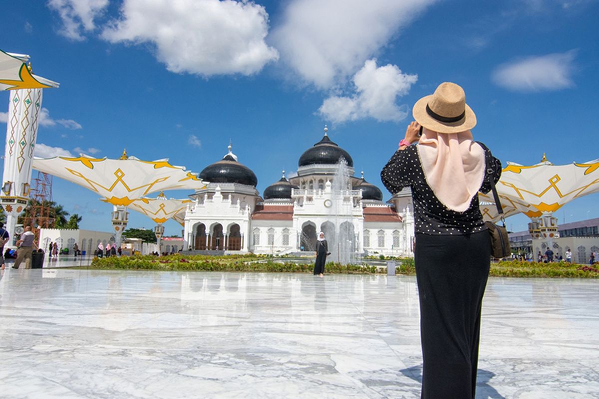wisata halal, wisata ramah muslim, muslim friendly, wisata ramah muslim indonesia, Indonesia Targetkan Jadi Pemimpin Pariwisata Ramah Muslim Dunia, Peluncuran Indonesia Muslim Travel Index (IMTI) 2025, 15 provinsi dinilai, Jawa Barat jadi juara, Dorong Indonesia kembali puncaki GMTI Global, Portal Wisata Muslim Nasional segera diluncurkan