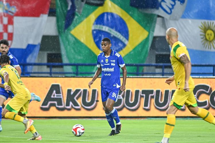 Persib Bandung, Persebaya, AFC Champions League Two, Uilliam Barros, Super League 2025-2026, Bojan Hodak, Di Tengah Kritik,  Bomber Persib Uilliam Barros Terus Cetak Gol
