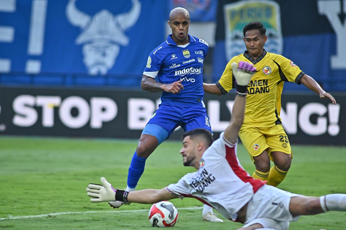 Arema FC, Persib Bandung, Arema FC Vs Persib, Wiliam Marcilio, Super League 2025-2026, Bojan Hodak, Thom Haye, Link Live Streaming Arema FC Vs Persib, Rencana Rotasi Bojan Hodak