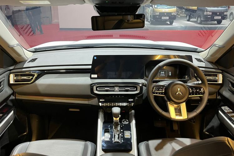 Wuling Eksion, Mitsubishi Destinator, spesifikasi, SUV 7-seater, Komparasi Wuling Eksion EV vs Mitsubishi Destinator: Duel SUV 7-Seater