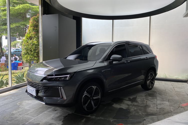 Polytron, kendaraan listrik, mobil listrik, Polytron G3, Polytron G3 Plus, Target Penjualan Mobil Listrik Polytron, 1.000 Unit hingga Akhir Tahun