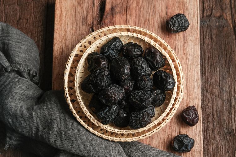 Kurma Ajwa, kurma Ajwa, Madina, kurma ajwa, kurma ajwa asli, kurma ajwa al madinah, pabrik kurma ajwa, pabrik kurma Ajwa di madinah, Mencicipi Kurma Ajwa di Madinah, Oleh-oleh Haji Favorit yang Paling Banyak Diekspor ke Indonesia
