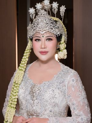 Yeni Rahmawati, Rully Anggi Akbar, MUA Adi Rustana, Boiyen, Boiyen menikah, boiyen sudah menikah, yeni rahmawati, gaya pernikahan boiyen, mua adi rustana, Gaya Pernikahan Boiyen, Anggun dalam Balutan Adat Sunda dan Sentuhan Modern