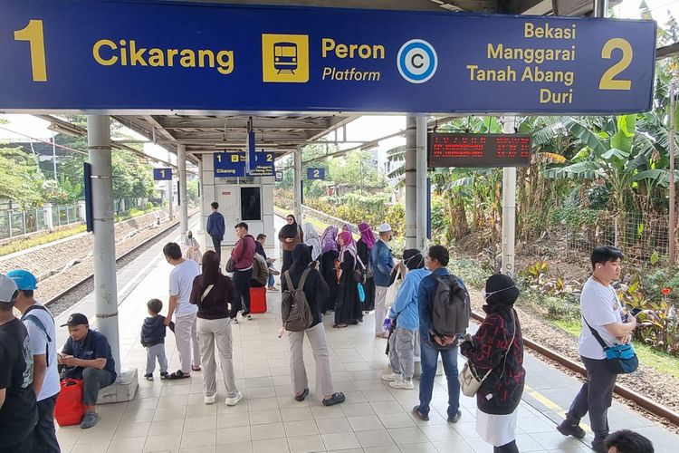 Commuter Line Cikarang, Stasiun Bekasi Timur Kembali Beroperasi, Jumlah Penumpang KRL Cikarang Naik