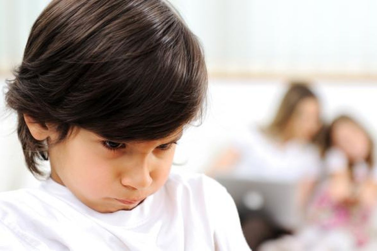 regulasi emosi, Kapan Waktu Tepat Mengajarkan Anak Meregulasi Emosi?, Regulasi emosi sebenarnya mulai dibentuk sejak bayi, Anak mulai belajar mengenali emosi di usia balita, Usia lima tahun ke atas, anak mulai belajar mengelola emosi sendiri, Regulasi emosi membantu anak sukses di sekolah dan kehidupan sosial