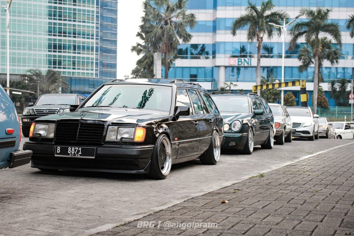 mobil niaga, mobil hobi, daya beli masyarakat, Perang harga mobil, Perang Harga Mobil Baru: Segmen Mana yang Aman?, Perang Harga Mobil Baru: Tidak Semua Segmen Terpengaruh, Mobil Niaga Tetap Stabil di Tengah Perang Harga, Mobil Hobi: Kategori yang Jarang Terseret Perang Harga, Dampak Melemahnya Daya Beli Masyarakat