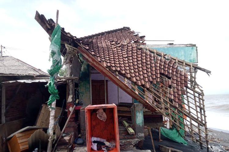 Mataram NTB Diterjang Gelombang 2-3 Meter, Pemkot Kaji Status Darurat