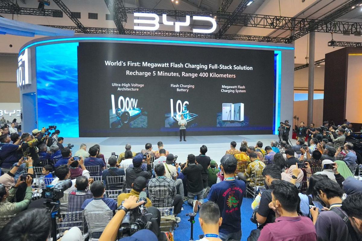 BYD Megawatt Charging, mobil china, Build Your Dreams, teknologi charging BYD 5 menit dapat 400 km, byd megawatt charging, BYD Pamerkan Teknologi Megawatt-Charging, Isi Daya 5 Menit untuk 400 Km