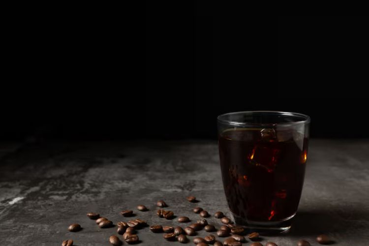 manfaat kopi, batas aman minum kopi, manfaat kopi hitam tanpa gula, manfaat kopi tanpa gula, diet kopi tanpa gula, 6 Manfaat Minum Kopi Hitam Tanpa Gula dan Batas Aman Konsumsinya, 1. Membantu menurunkan berat badan, 2. Meningkatkan fokus dan energi, 3. Kaya antioksidan, 4. Mengontrol gula darah, 5. Menjaga kesehatan hati, 6. Menurunkan risiko penyakit degeneratif