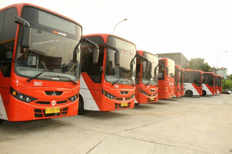 kenaikan harga BBM, transportasi publik, kendaraan pribadi, Solusi BBM Naik: Benahi Angkutan Massal, Bukan Hanya Konversi Listrik