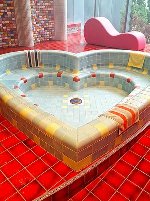Hong Kong, bangunan bersejarah, pameran, Oi! Hong Kong, Ruang Seni Gratis di Bekas Yacht Club Bersejarah