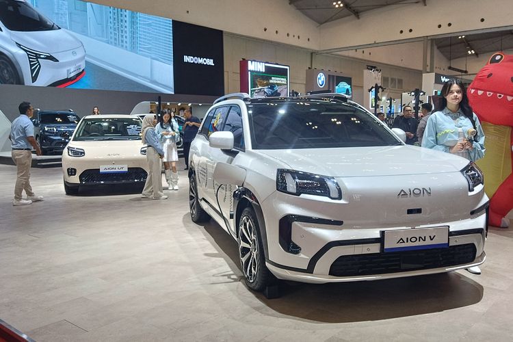 Diskon Mobil, mobil baru, Hyundai Kona, SUV listrik, diskon mobil listrik, SUV Ringkas Listrik, Diskon SUV Listrik di GJAW, Hyundai Kona Diskon Rp 140 Juta
