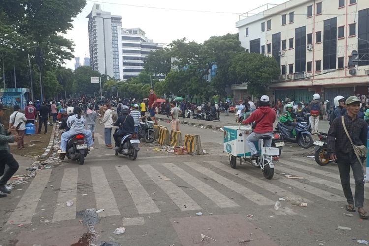 Jakarta, Mako Brimob, demo jakarta hari ini, demo jakarta, ojol dilindas brimob, demo 30 agustus 2025, Situasi Terkini Demo 30 Agustus 2025 Jakarta, Massa Padati Kwitang, Aparat Siaga