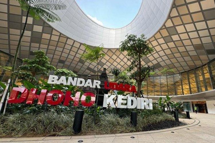 Bandara Dhoho, Trenggalek, bandara dhoho, Maskapai penerbangan Super Air Jet, Jadwal penerbangan Super Air Jet Jakarta-Kediri PP, Jadwal Super Air Jet Jakarta-Kediri PP, Gratis Masuk Wisata Trenggalek