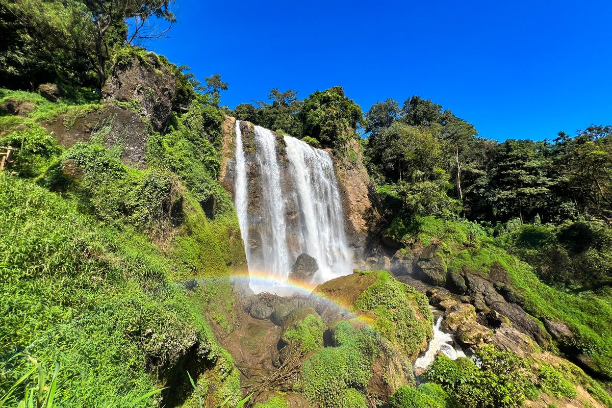 Kendal, Curug Sewu, air terjun tertinggi di Jawa Tengah, Curug Sewu Kendal, Air terjun tertinggi jawa tengah, air terjun tertinggi di jawa tengah, Curug Sewu, Indahnya Air Terjun Tertinggi Jawa Tengah dengan Pelangi