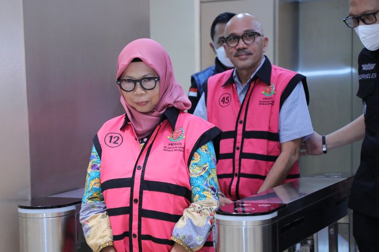 Nadiem Makarim, Korupsi Chromebook, korupsi chromebook kemendikbud, nadiem makarim tersangka, nadiem makarim tersangka korupsi, Nadiem Makarim Tersangka, Ini Perjalanan Kasus Chromebook yang Rugikan Negara Rp 1,98 T, Nadiem Diperiksa, Didampingi Hotman Paris, Perjalanan Kasus Chromebook, Tersangka Lain dalam Kasus Ini, Peran Nadiem Makarim dalam Korupsi Chromebook , Kerugian Negara Rp1,98 Triliun