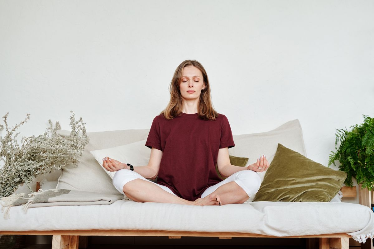 cara mengatasi insomnia, cara tidur nyenyak, cara agar tidur cepat, meditasi untuk tidur nyenyak, cara meditasi sebelum tidur, 3 Cara Meditasi Sebelum Tidur agar Lebih Nyenyak