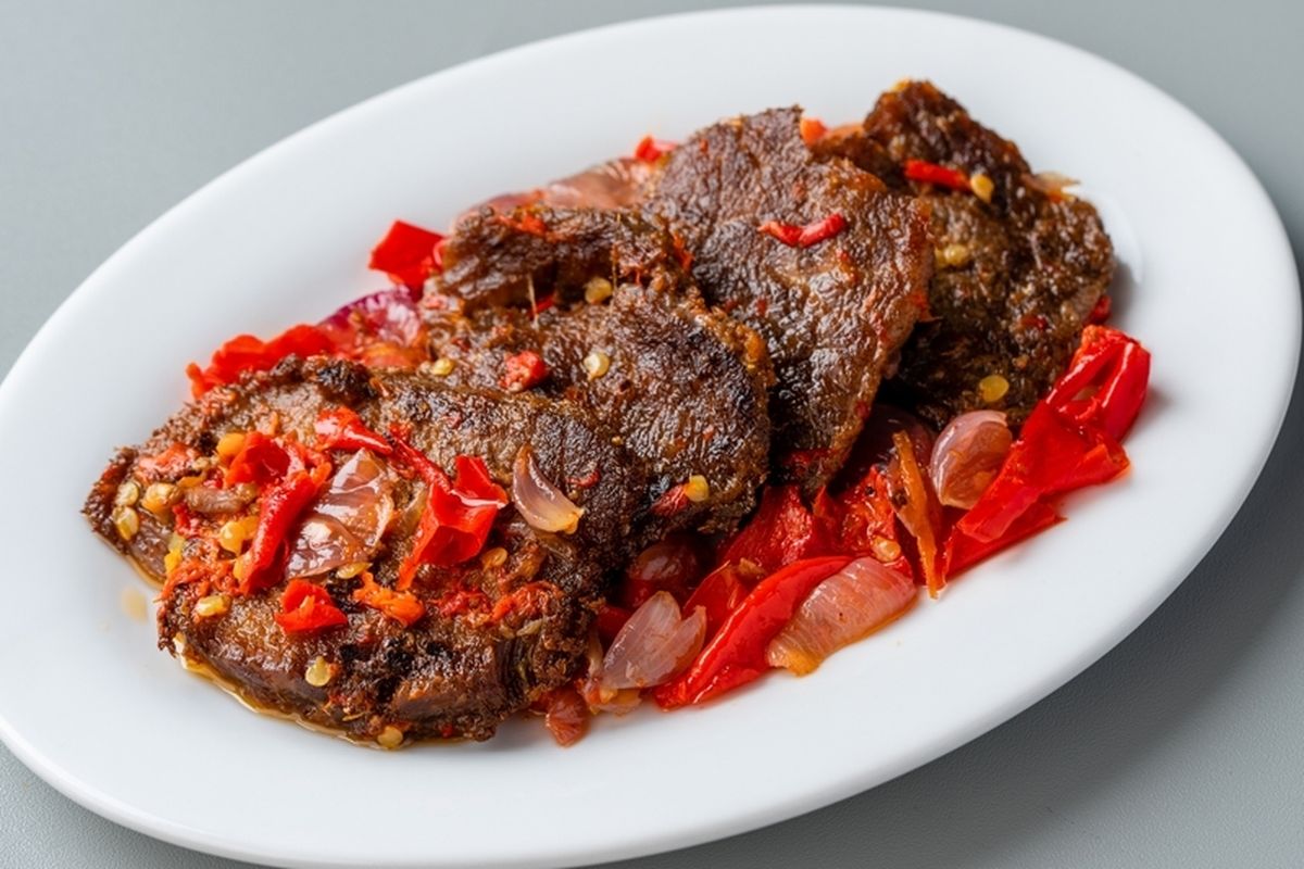 daging, resep, Dendeng Batokok, Resep Dendeng Batokok Khas Padang, Dagingnya Empuk dan Gurih!, Bahan Utama dan Rebusan:, Bumbu Halus (Untuk ungkepan daging):, Bahan Sambal Cabai Hijau:, Langkah Demi Langkah Cara Membuat Dendeng Batokok