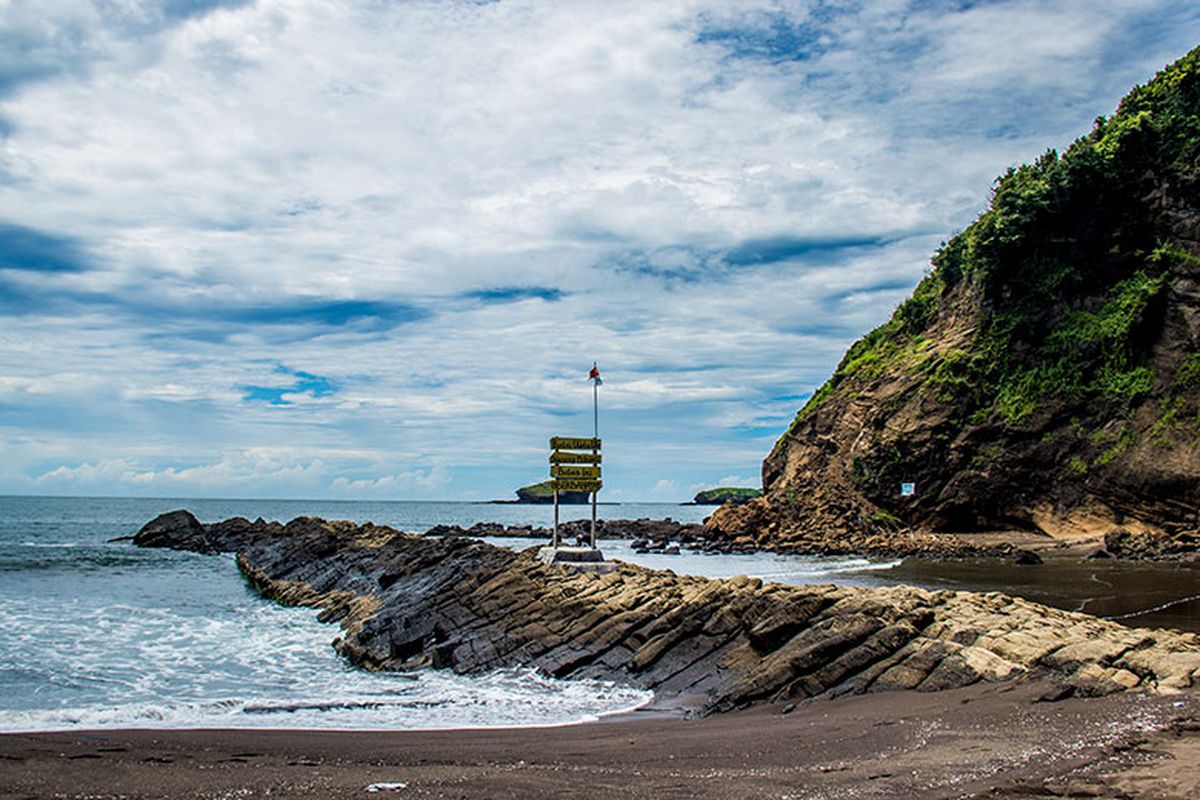 Pantai Watu Ulo, Jember, Pantai Papuma, Sekali Bayar, Masuk Pantai Papuma dan Watu Ulo Kini Cukup Rp 12.500