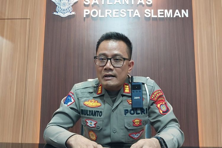 Kapolres Sleman Dinonaktifkan Buntut Kasus Hogi Minaya, Bagaimana Awal Masalahnya?, Bagaimana kasus ini bermula?, Mengapa Hogi ditetapkan sebagai tersangka?, Bagaimana tanggapan Komisi III DPR RI terkait kasus ini?, Apa respons Kapolres Sleman terhadap kasus ini?, Bagaimana nasib Hogi dan Kapolres Sleman setelahnya?
