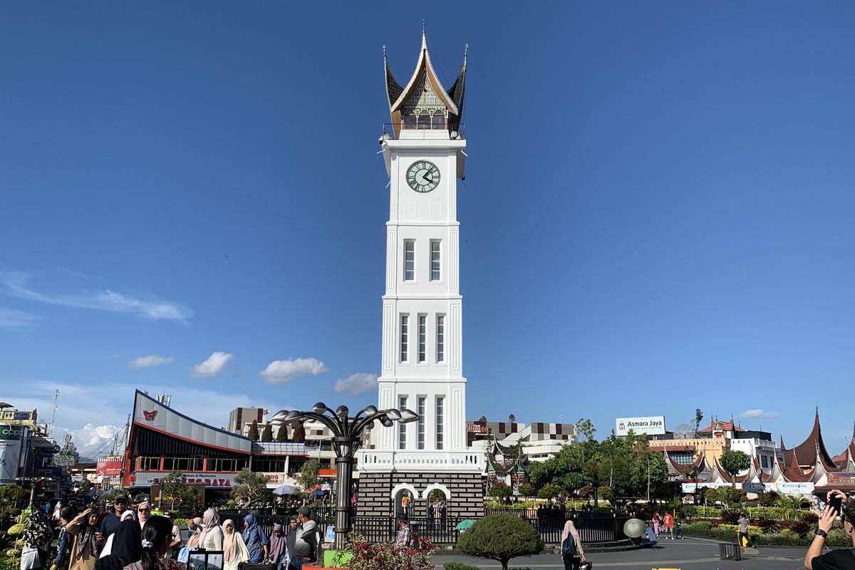 Jam Gadang, Peringatan 100 Tahun Jam Gadang Bukittinggi, Parade hingga Kaligrafi 100 Meter