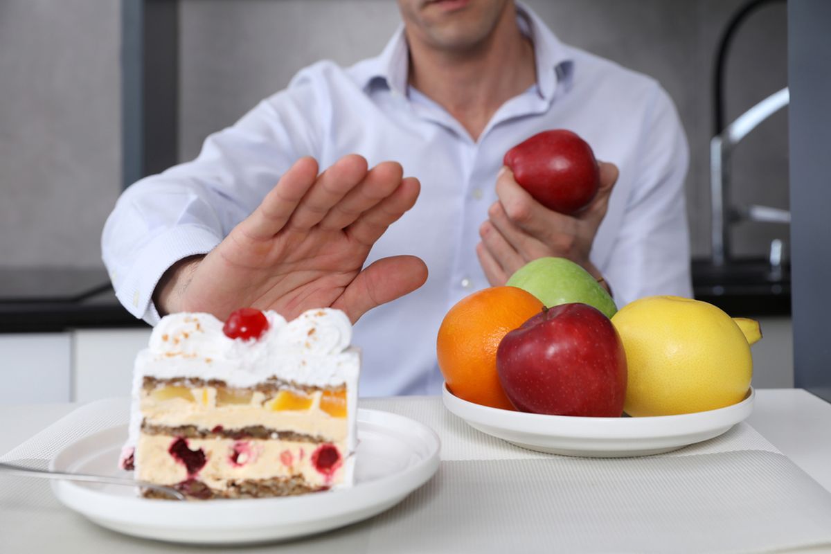 perubahan gaya hidup, menurunkan berat badan, diet, proses diet, Awal Diet Paling Berat, Ini Tantangan Angga Turunkan Berat Badan 53 Kg, Mengubah kebiasaan lama yang sudah terbentuk, Rasa tidak nyaman di awal proses, Godaan makanan di lingkungan sekitar, Sempat berada di titik hampir menyerah, Menjadikan tujuan sebagai penguat, Mendokumentasikan perjalanan sebagai pengingat