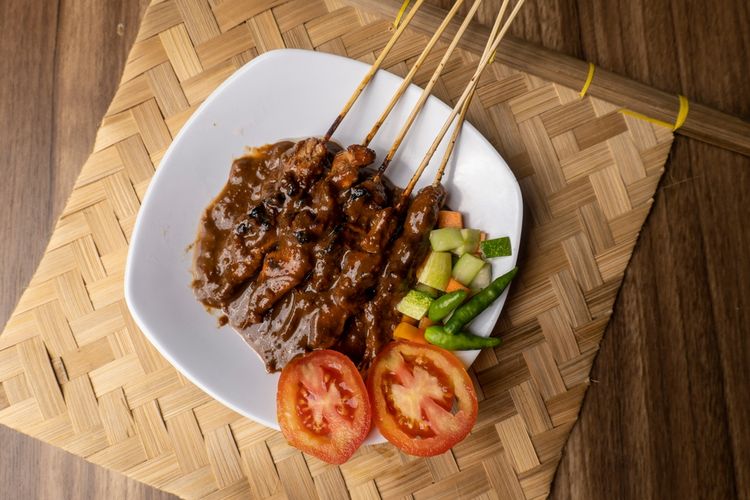 makanan kaki lima, street food, 10 Kuliner Kaki Lima Indonesia Paling Enak 2026 Versi TasteAtlas, 1. Sate Kambing, 2. Siomay, 3. Batagor, 4. Sate Padang, 5. Rendang, 6. Bubur Ayam, 7. Sate Madura, 8. Pempek, 9. Sate Babi, 10. Nasi Uduk