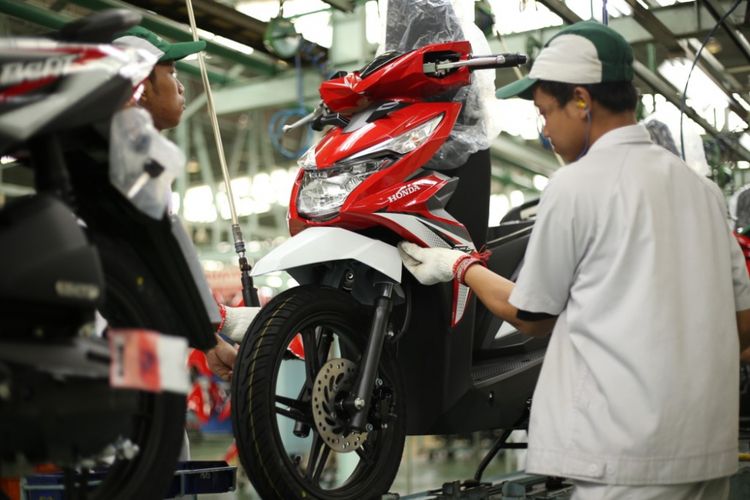 rem tangan, wiper mobil, Rem Tangan, Parkir Mobil, Wiper Mobil, Piala Dunia, Timnas Uzbekistan, timnas Uzbekistan, parkir mobil, Rem tangan, Populer Otomotif, artikel terpopuler, ekspor motor indonesia mei 2025, Parkir dan Rrm Tangan, Pelipur Lara Industri Motor