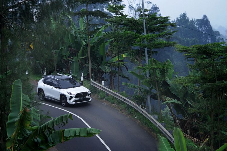efisiensi, Toyota, bahan bakar, boros, 8 Penyebab Mobil Boros BBM yang Kerap Diabaikan, 1. Tekanan ban kurang, 2. Overload, 3. Berkendara agresif, 4. Modifikasi, 5. BBM tak sesuai rekomendasi, 6. Lupa ganti oli, 7. Tak menggunakan mode ECO, 8. Malas servis berkala
