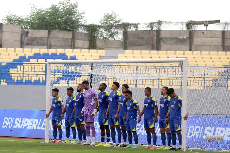 Arema FC, PSM Makassar, Julian Guevara, Yuran Fernandes, Arema FC Vs PSM Makassar, Susunan Pemain Arema FC Vs PSM Makassar, Julian Guevara dan Yuran Fernandes Kembali