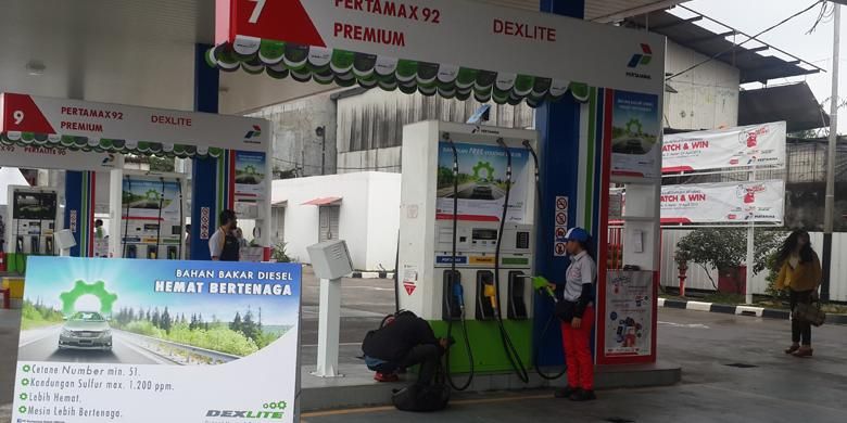 Toyota Fortuner, Mitsubishi Pajero, Harga Solar Turun, Segini Biaya Full Tank Fortuner dan Pajero Sport
