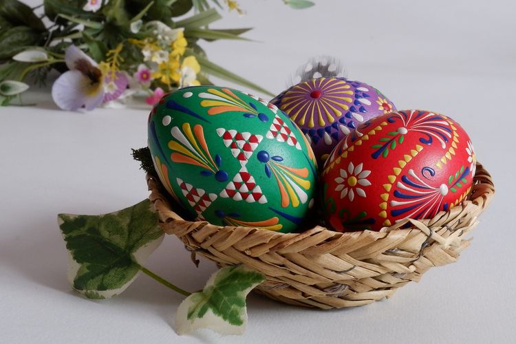 Paskah, kelinci Paskah, hari raya paskah, kelinci paskah, telur paskah, tradisi paskah, Mengapa Paskah Identik dengan Telur dan Kelinci?