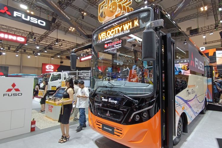Mitsubishi Fuso, GIIAS 2025, truk listrik, EV Mobile Charger, Mitsubishi fuso, Truk listrik, Fuso di GIIAS 2025, dari Truk Listrik eCanter sampai Bus Kota
