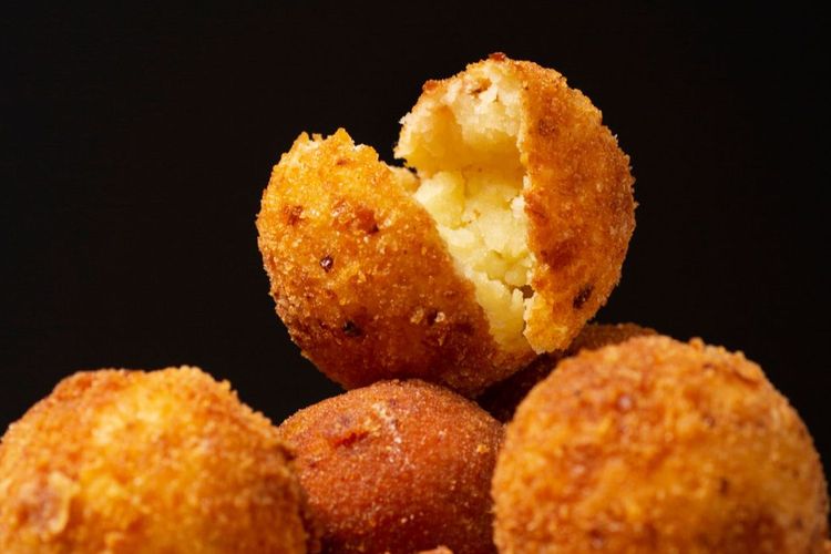 tahu, ide olahan tahu, Tahu cabe garam, resep, Sup tahu, Tahu saus tiram, Pepes tahu, Sapo tahu, 10 Ide Olahan Tahu Lezat untuk Menu Sehari-hari, 1. Tahu cabe garam, 2. Bola tahu keju, 3. Tahu berontak isi daging, 4. Sup tahu ala Chinese food, 5. Tahu saus tiram, 6. Mun tahu, 7. Tumis tahu bawang merah, 8. Pepes tahu udang, 9. Sapo tahu ala Chinese food, 10. Bola tahu kukus
