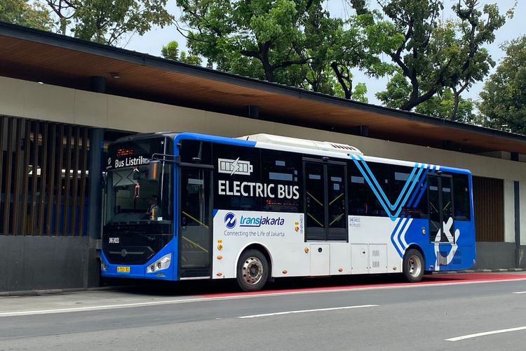 DKI Jakarta, transportasi umum, Transjakarta, otomotif, transjakarta, Pemprov DKI Jakarta, Transportasi umum, Pemprov DKI, kendaraan bermotor, Transportasi, Cara Membuat Kartu Pekerja Jakarta agar Bisa Nikmati Transportasi Gratis,  Ilustrasi MRT Jakarta., Syarat Pengajuan KPJ, Proses Pembuatan KPJ, Daftar Kartu Layanan Gratis (KLG)