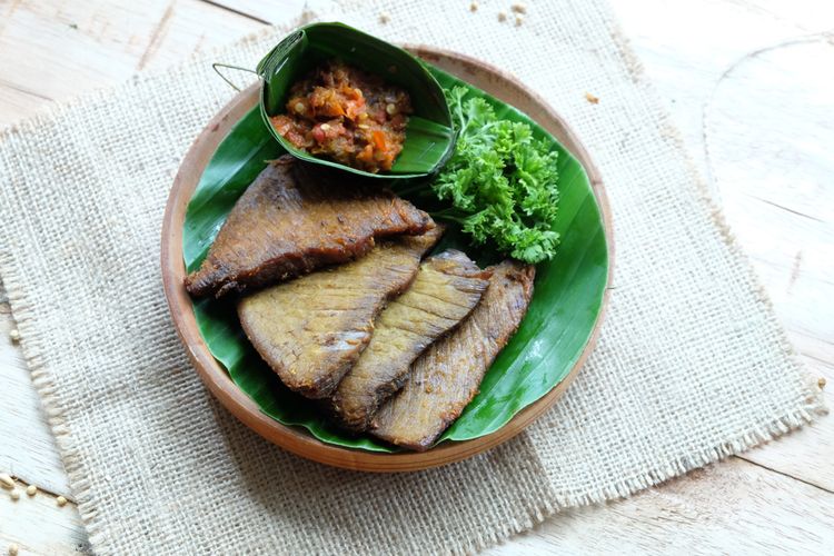 cara masak empal, cara masak empal daging sapi yang empuk, cara masak empal gepuk daging sapi, empal daging tanpa presto, Trik Masak Empal Daging Cepat Empuk Tanpa Presto, Ikuti Takarannya, 1. Gunakan Potongan Daging yang Tepat, 2. Rebus Daging dengan Api Sedang, 3. Gunakan Bumbu Halus yang Aromatik, 4. Tambahkan Santan Encer dan Kaldu, 5. Masak dengan Api Kecil Hingga Kental