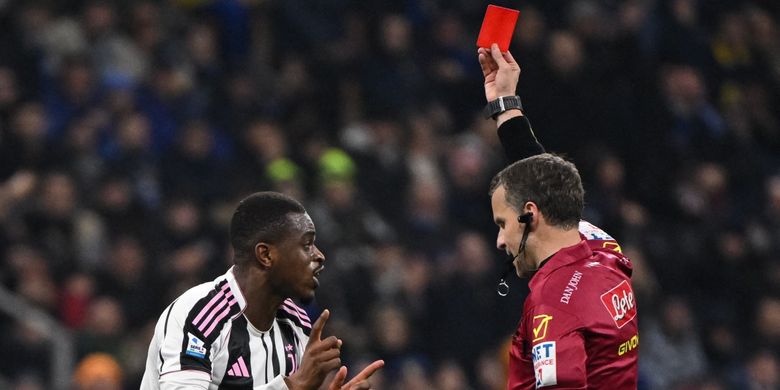 Pierre Kalulu, Federico La Penna, Serie A, Liga Italia, Inter Milan, Juventus, Inter, Alessandro Bastoni, Gianluca Rocchi, Wasit La Penna Keliru Usir Kalulu, Gianluca Rocchi: Kami Sangat Menyesal
