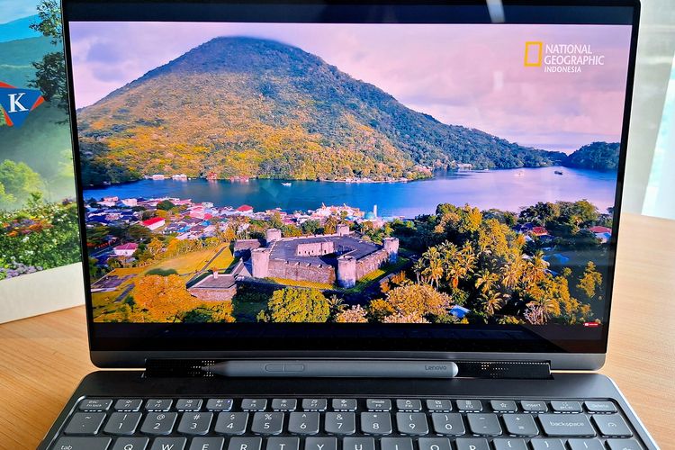 Lenovo Yoga, Lenovo Yoga 9i 2-in-1 Aura Edition, PureSight OLED, Dolby Atmos, baterai dengan kapasitas 75 Wh, laptop tipis dan ringan, Laptop AI Serbabisa, puresight oled, intel core ultra 7 258v, Adobe Creative Cloud Membership, Lenovo Yoga 9i 2-in-1 Aura Edition, Laptop AI Serbabisa untuk Hiburan dan Produktivitas Tanpa Batas, Visual dan audio selevel bioskop, responsif untuk gaming, Fleksibel, bertenaga, dan tahan lama untuk semua jenis hiburan, Laptop kreatif yang mendukung berbagai profesional dan hobi, Daya tahan dan fitur privasi untuk produktivitas maksimal, Komitmen pada keberlanjutan, aksesibilitas, dan jaminan